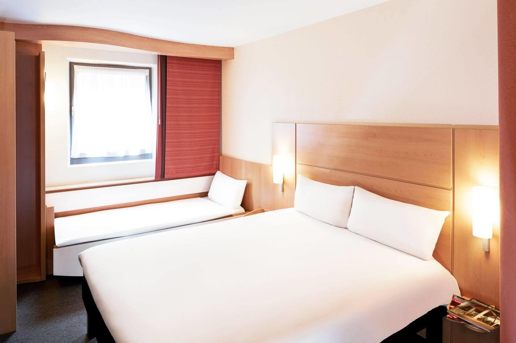 Ibis London Elstree Hotel